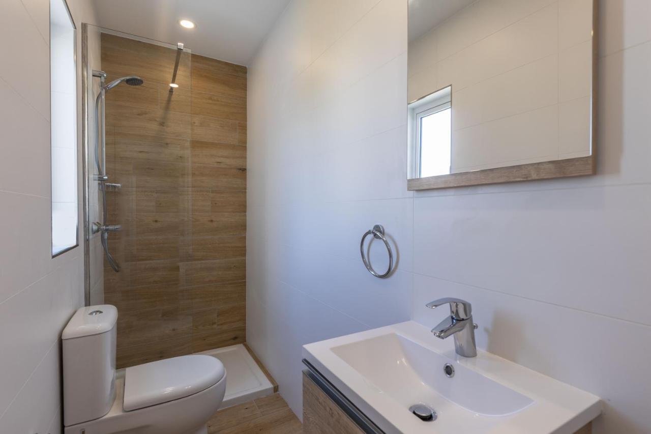 Unique Penthouse With Private Heated Jacuzzi, Close To Restaurants And Night Life Is-Swieqi Exterior foto